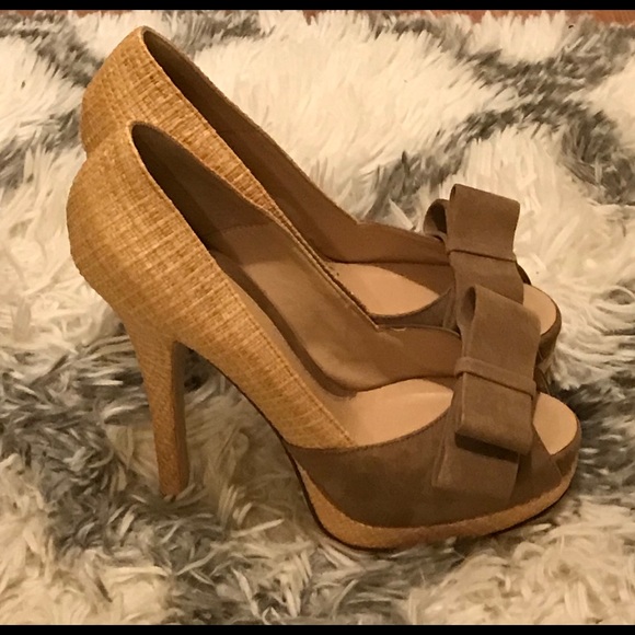 Fendi Rafia Peep Toe Pumps - Picture 4 of 5